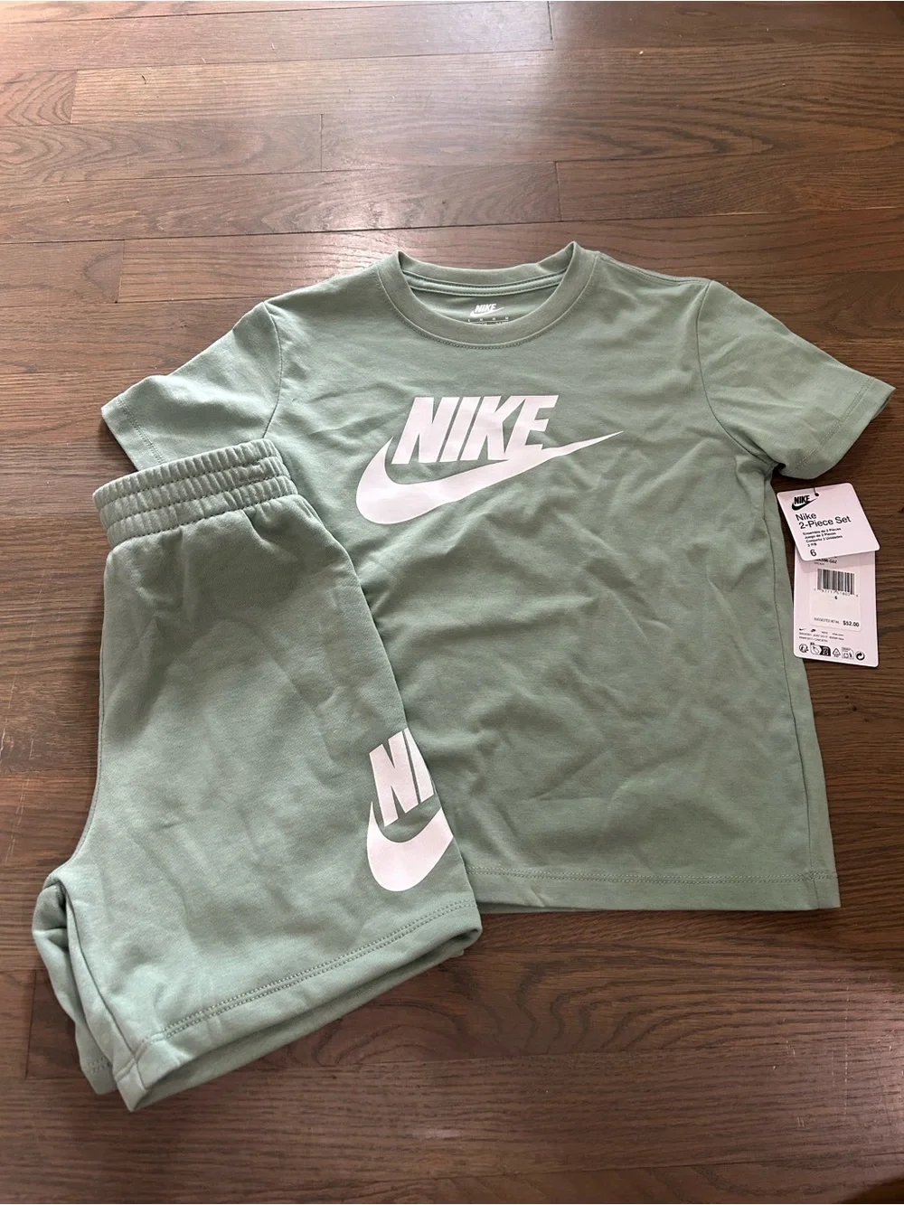 NWT Nike Boys Set size 6